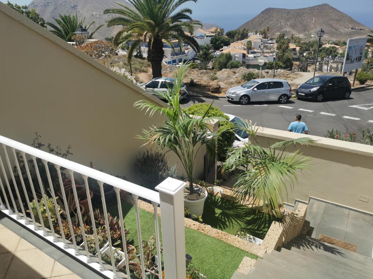 Relax And Enjoy In Tenerife Sud! Villa Chayofa Buitenkant foto